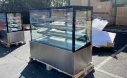 60 Square Refrigerated refrigerator Bakery Display Case NSF RT5F