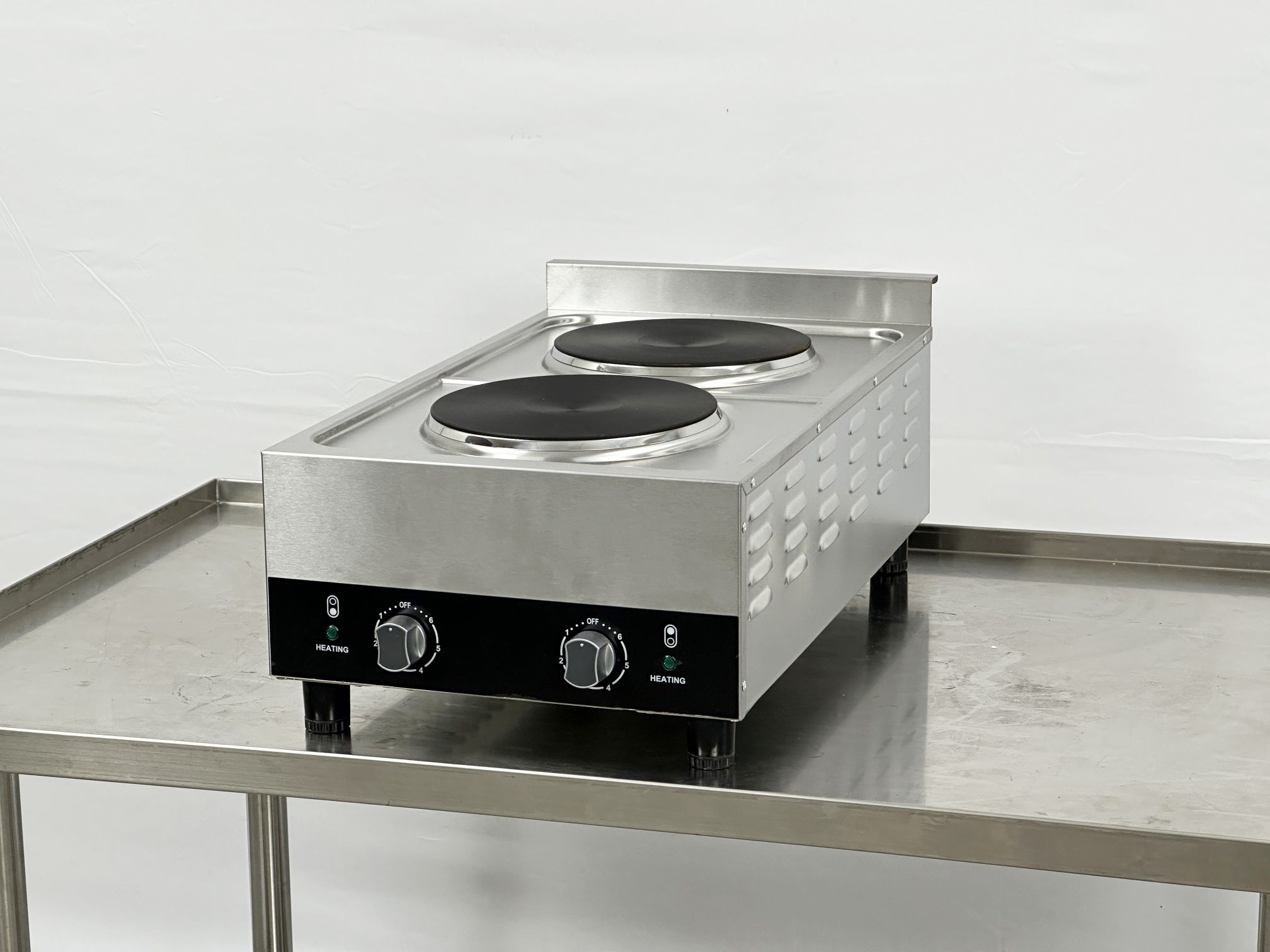 Courant 9.45-in 2 Elements Stainless Steel Electric Hot Plate in the Hot  Plates department at