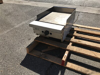 NSF 18 ins gas heavy duty griddle made in USA