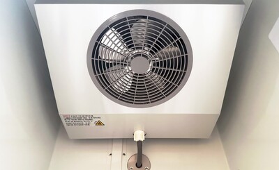 NSF Solid Door Reach-In Freezer 1 Door Freezer XB27F