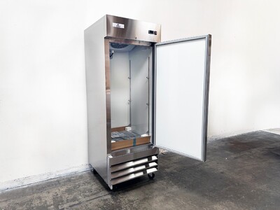 NSF Solid Door Reach-In Freezer 1 Door Freezer XB27F