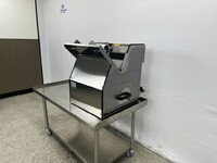 Heavy Duty Automatic Electric Bread Slicer HF31