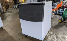 Clearance  NSF  cooler depot ice maker machine bucket N04115