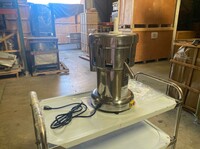 NSF Commercial Juicer Extractor Machine UJC750