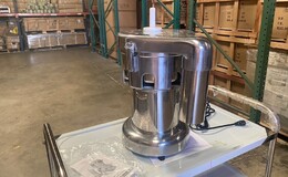 NSF Commercial Juicer Extractor Machine UJC750
