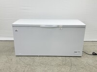 NSF 65 in Solid Top Chest freezer 18 cu ft XF-562