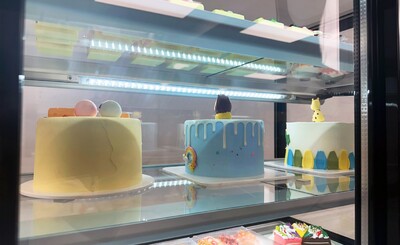 Refrigerated bakery refrigerator case NSF 36 in CW-270R