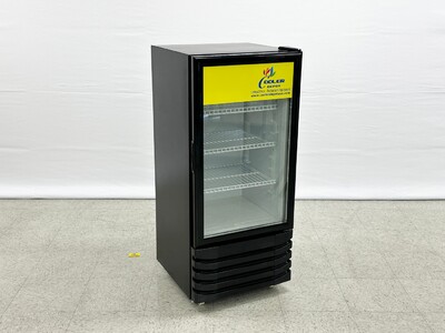 NSF Merchandising Merchandiser 47 inch high glass door LC-150A