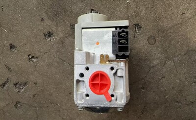 [Parts] PO19 Pizza Oven Gas Control 65237600/VR8205M2831