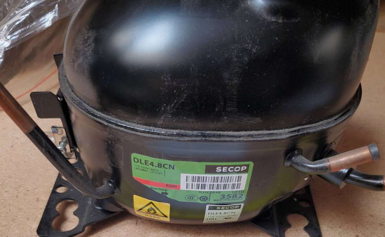 [Parts] CL-308 refrigerator display Compressor DLE4.8CN