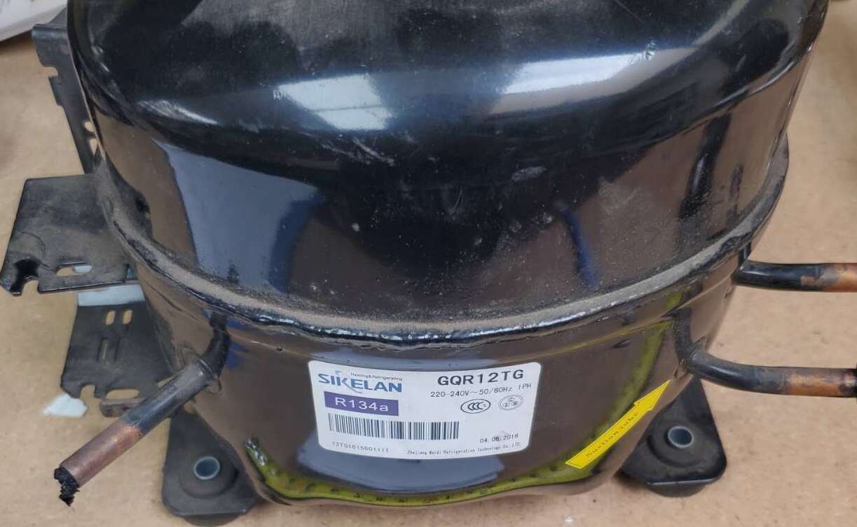 [Parts] AL46 Commercial freezer AC Compressor GQR12TG R134a