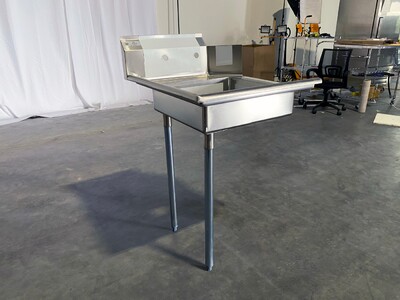 NSF Soiled Dish Table 26W x 30D x43.7H inches HN-DTS26L