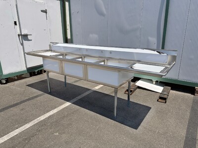 NSF120 in Stainless Steel 3 Compartment sink S3C242412-24LR-318