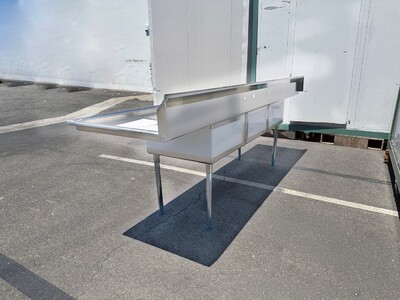 NSF120 in Stainless Steel 3 Compartment sink S3C242412-24LR-318