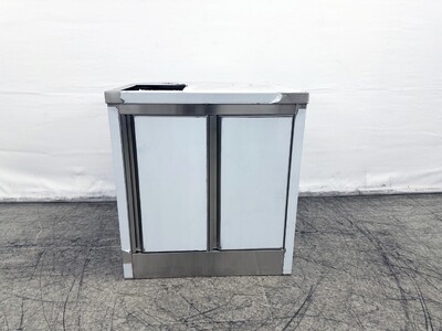 Dining Car Facilities Left Rear Arc Workbench double door A1