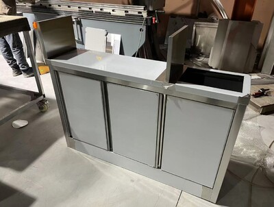 Food Vending Trailer Right-angle Side Three-Door TRD4