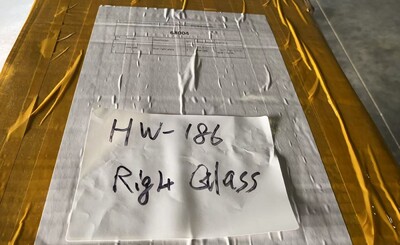 [Parts] HW-186 Right Glass Door 22*16 ins