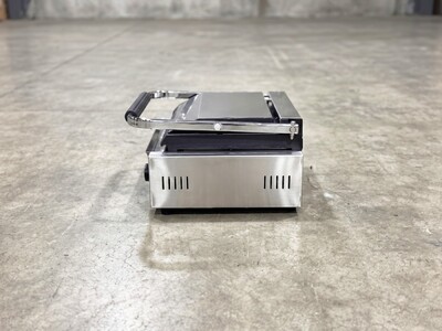 NSF Panini Sandwich Grill Top Ribbed And Lower Flat PG811EC