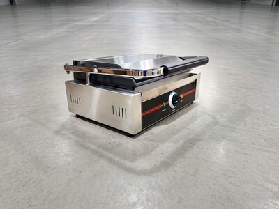 NSF Panini Sandwich Grill Top Ribbed And Lower Flat PG811EC