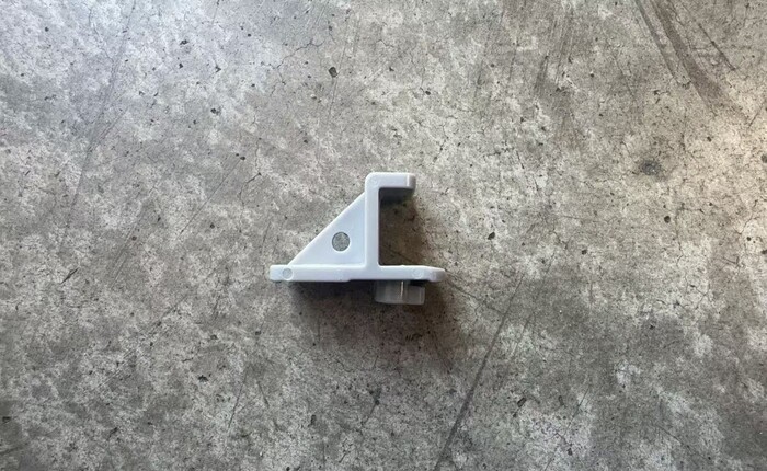 [Parts] AKR/AKF-06881 Reach In Refrigerator Shelf Clips