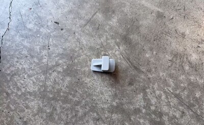 [Parts] AKR/AKF-06881 Reach In Refrigerator Shelf Clips