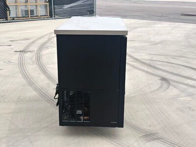 NSF  Beer case Refrigerator 48 ins  UBB-24-48F-HC