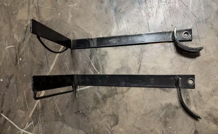 [Parts] A Pair Of Iron Frames