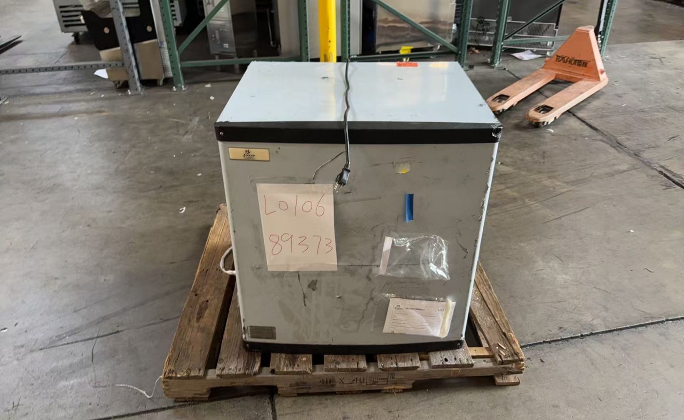 Clearance NSF 1000 lb Commercial ice maker machine 89373L0106
