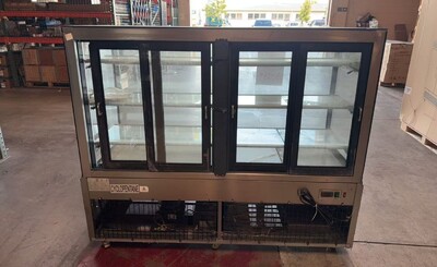 Clearance Refrigerated Cake Showcase Bakery 3 shelf 100259L0223