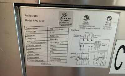 Clearance Refrigerated Cake Showcase Bakery 3 shelf 100259L0223
