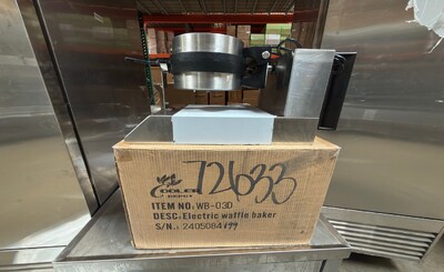 Clearance  Electric Commercial Waffle Machine Maker 72633L0323