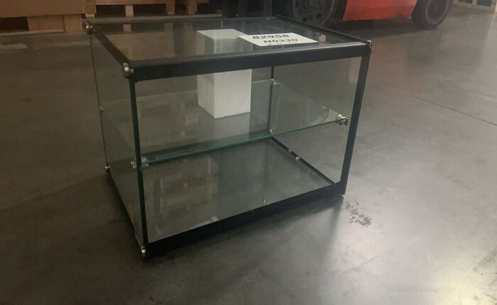 Clearance Countertop Glass Display Dry Case 82958H0330