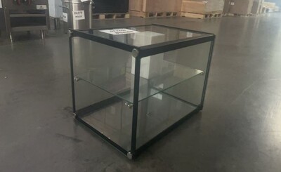 Clearance Countertop Glass Display Dry Case 82958H0330