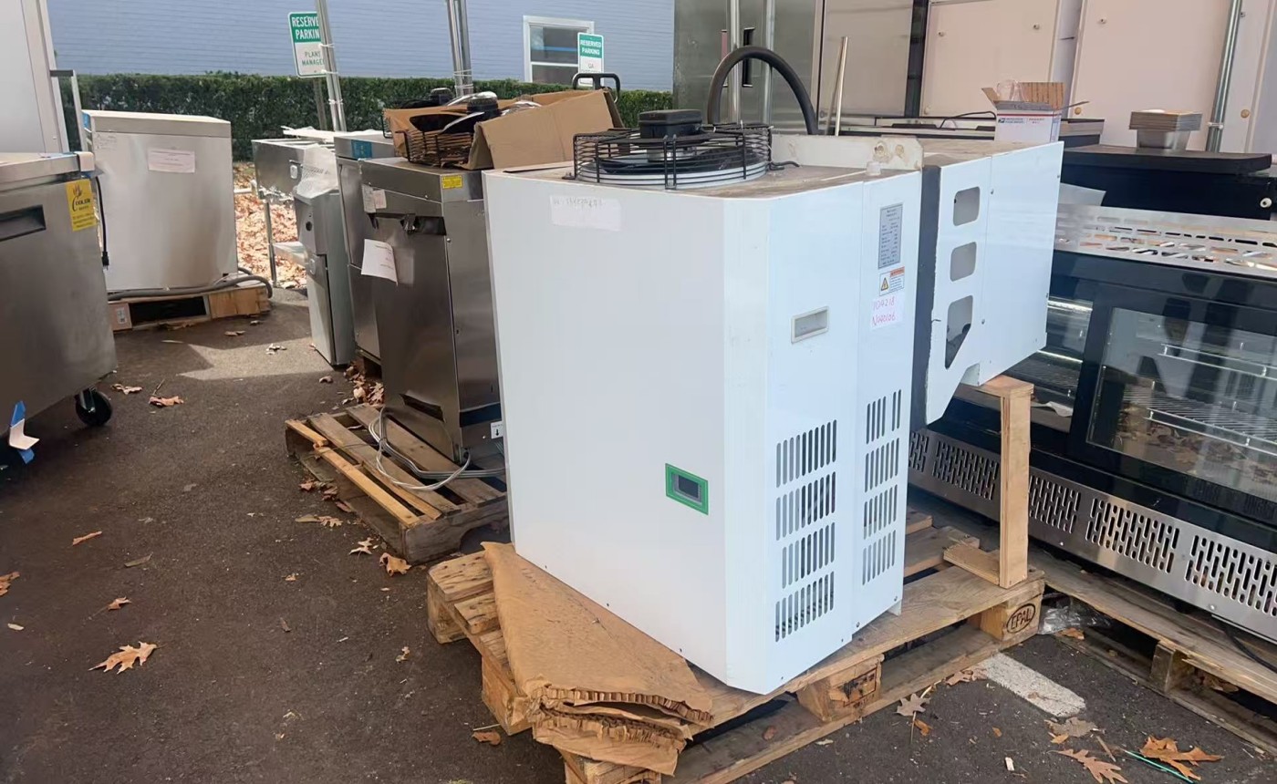 Clearance  2 HP Walk-In Cooler Condensing Unit 104218N040106