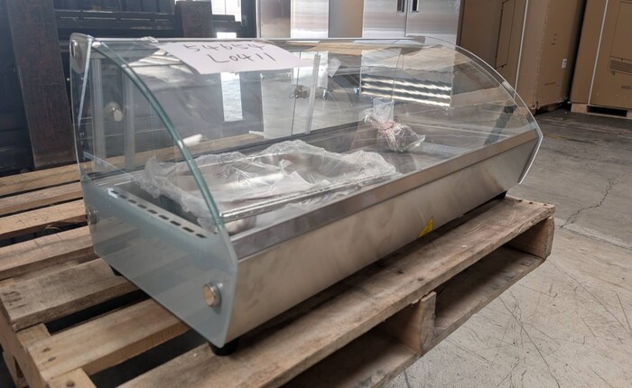 Clearance Heated Display Case 3 pan hot food 54654L0411