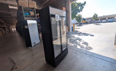 Clearance Commercial Merchandising door cooler 18721L0420