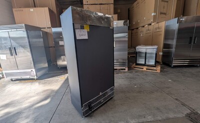 Clearance Commercial Merchandising door cooler 18721L0420