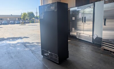 Clearance Commercial Merchandising door cooler 18721L0420