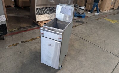 Clearance 50 lbs NSF natural gas Deep fryer 104660L0430