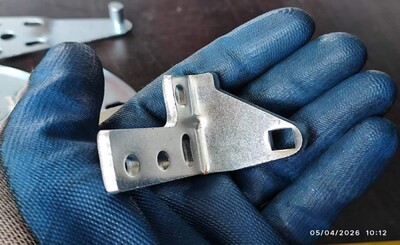 [Parts] LC-600A Refrigerator  Right Door Bottom Bracket