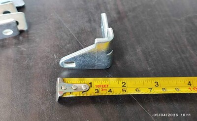 [Parts] LC-600A Refrigerator  Right Door Bottom Bracket
