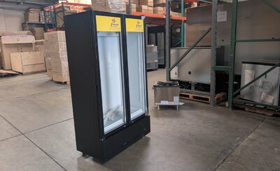 Clearance NSF 39 ins Merchandising door cooler 82641L0518