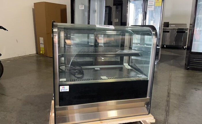 Clearance Refrigerated Countertop Bakery Display 13733H0606