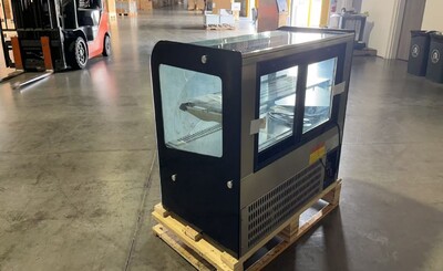 Clearance Refrigerated Countertop Bakery Display 13733H0606