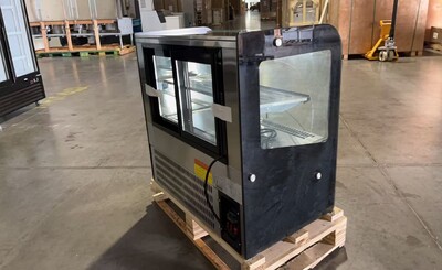 Clearance Refrigerated Countertop Bakery Display 13733H0606