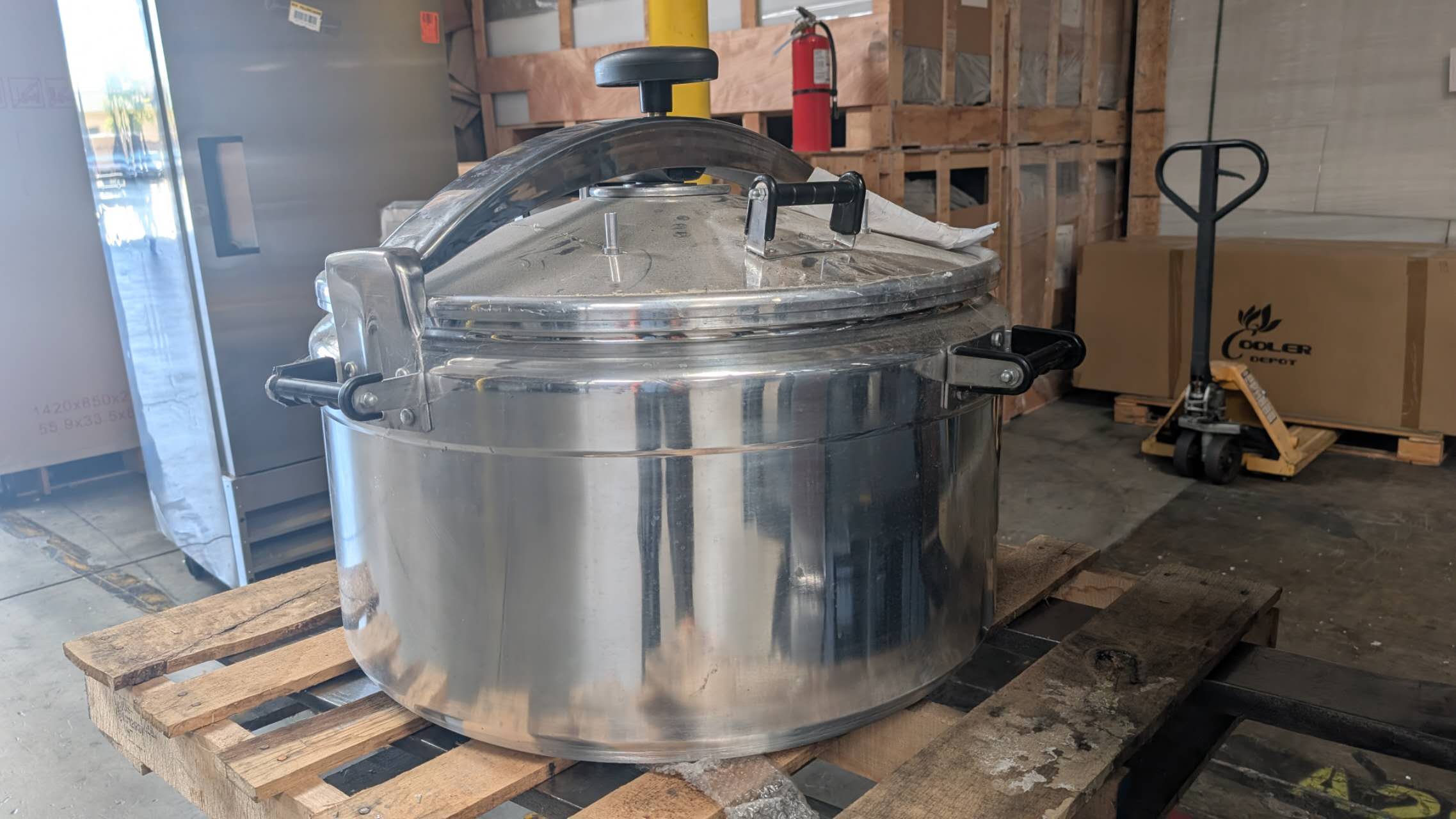 Clearance 143 QT Largest Aluminum Pressure Cooker 38987L0612