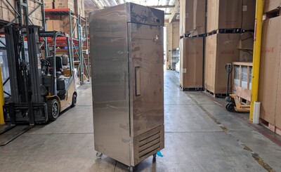 Clearance Solid Door Reach-In Freezer 1 Door Freezer 89485L0627