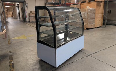 Clearance 60 ins bakery refrigerator case Not Cooling 33688L0715