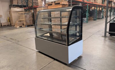 Clearance 60 ins bakery refrigerator case Not Cooling 65884L0715