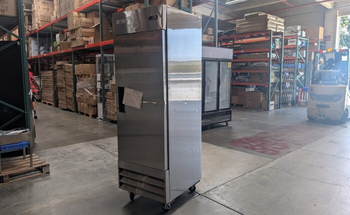 Clearance Solid Door Reach-In Freezer 1 Door Freezer 81740L0717